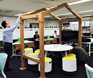ダンボール製スケルトン ダンボールのみで出来ています